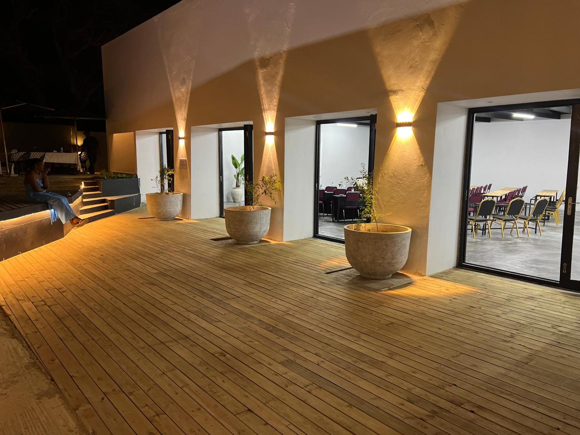 Nkanhi Centro De Conferencias E Hotel Понта-ду-Ору Екстер'єр фото